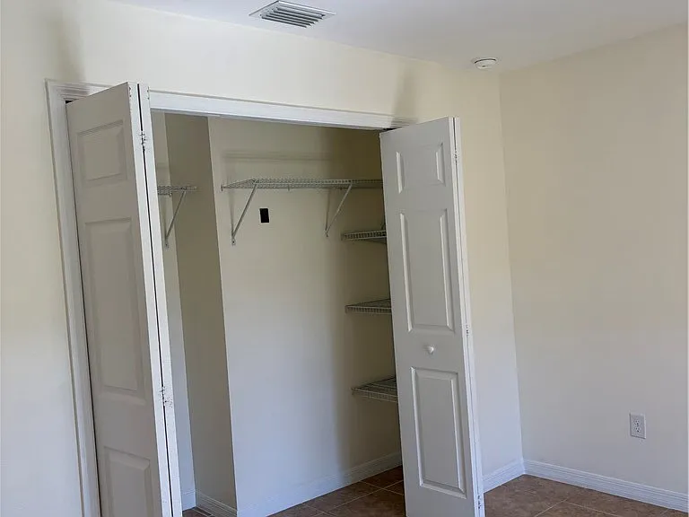 1117 SW 8th Pl — Photo 16