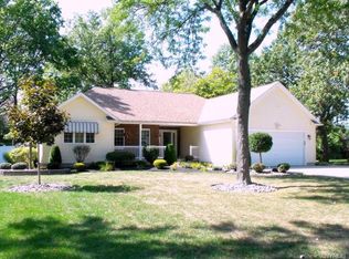 5302 Elm Dr, Lewiston, NY 14092