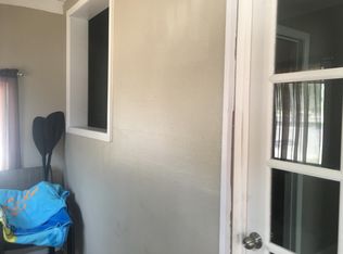 615 5th St, Rawlins, WY 82301