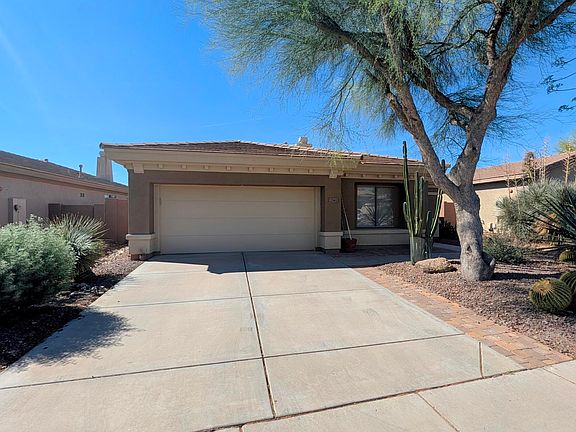 3rd image of 2341 W MUIRFIELD Drive