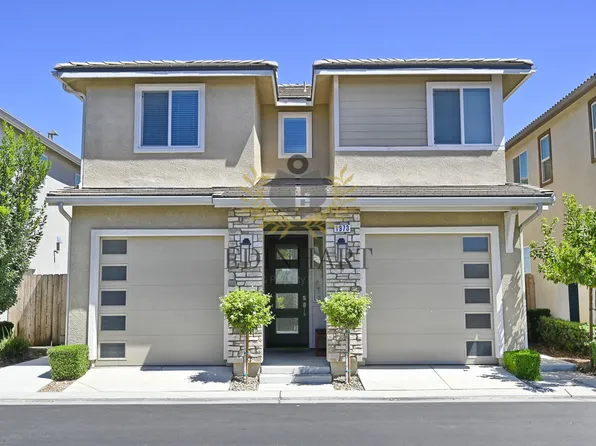 1973 Oak Ln, Clovis, CA 93611