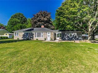 55 Brookview Dr, Rochester, NY 14617