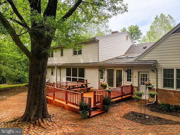 4th image of 4992 Scrabble Rd