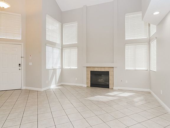 5th image of 7981 Cadenza Ln