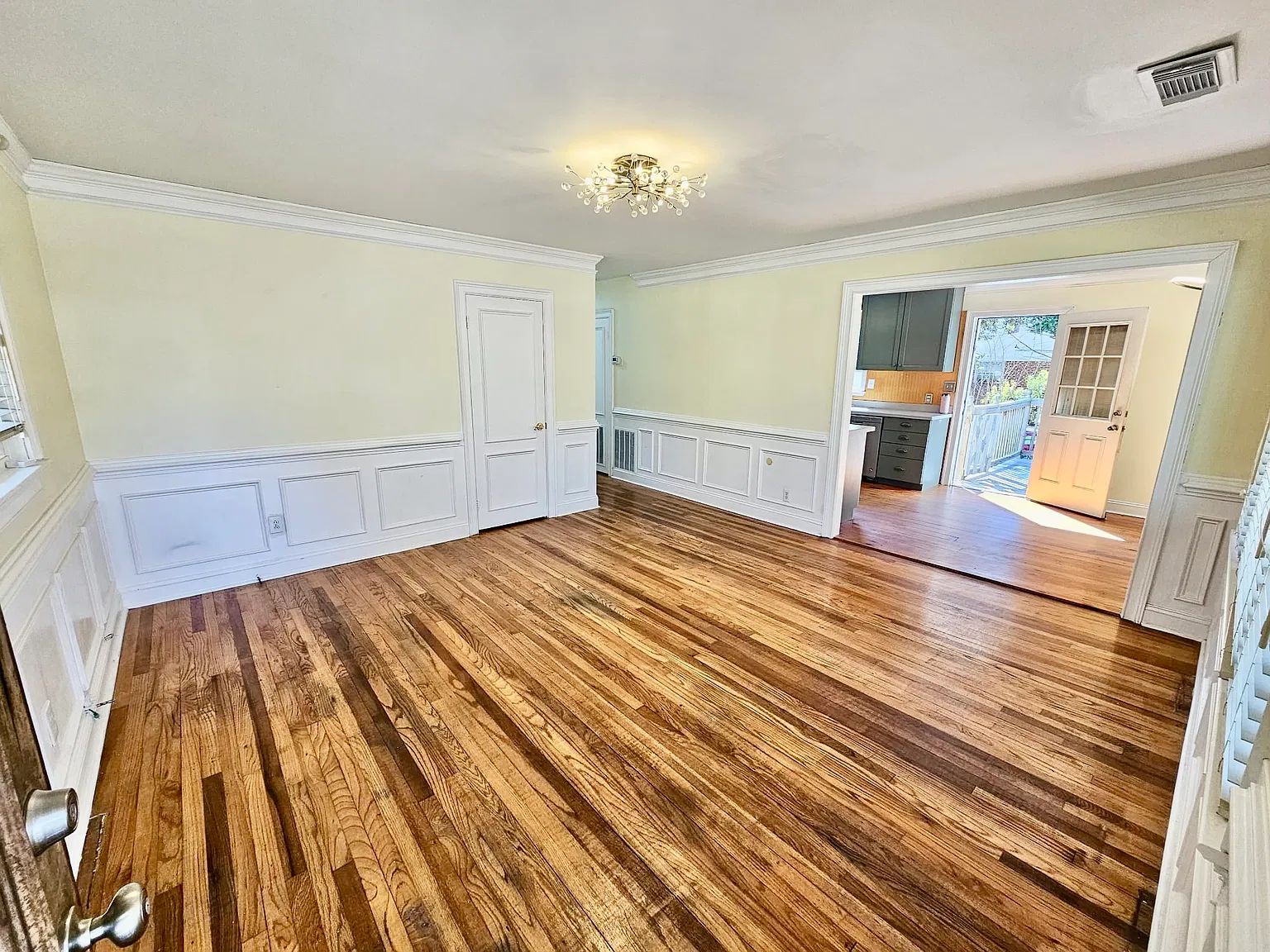 3 bed, 1500 sqft, $2,100 — Photo 3