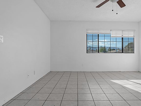 3rd image of 2221 N Jones Blvd APT 3