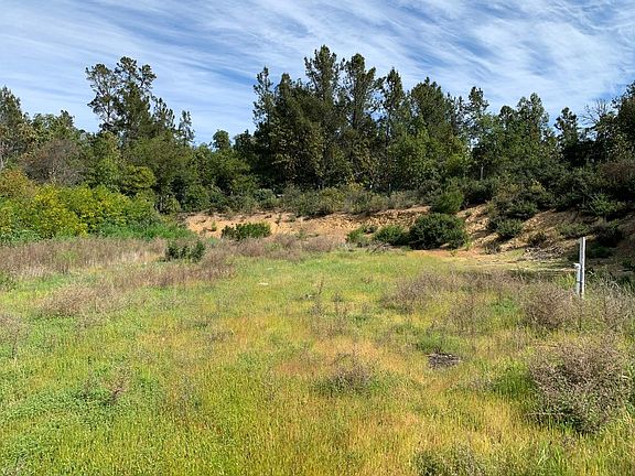 3rd image of 29300 Loma Chiquita Rd