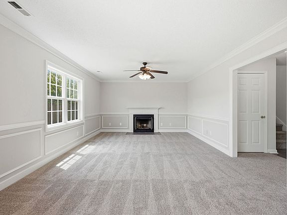 3rd image of 302 Mann St