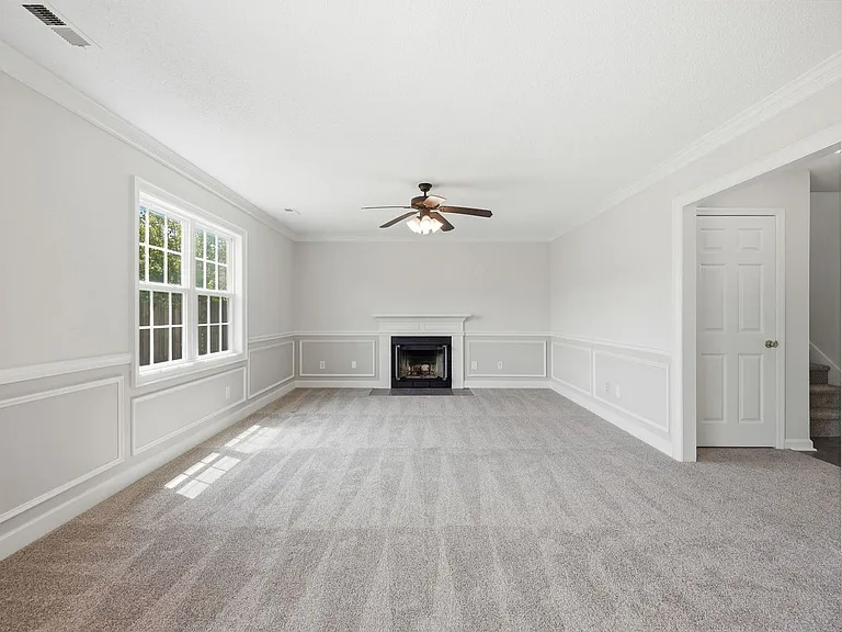 302 Mann St — Photo 3