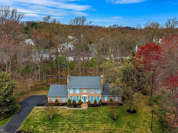 5th image of 627 Northgate Rd
