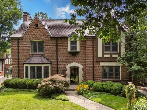 44 Broadview Dr, Saint Louis, MO 63105