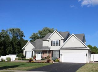 330 Cameron Hill Dr, Rochester, NY 14612