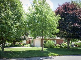 321 Cedar Ln, Arthur, IL 61911