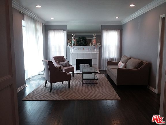 3rd image of 3007 W 78th Pl