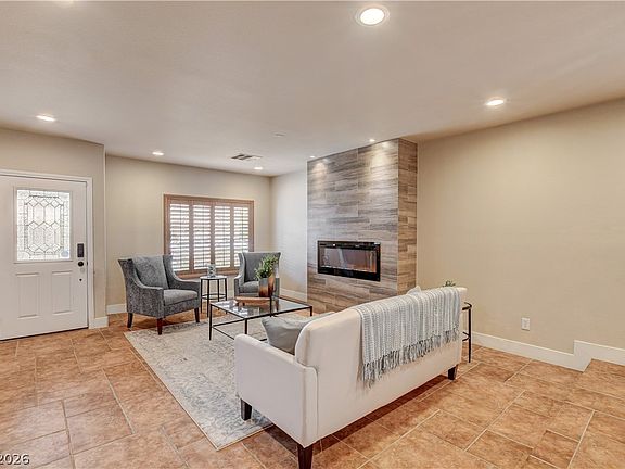 3rd image of 864 Eureka Falls Ct