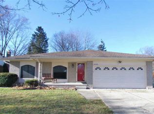 51833 D W Seaton Dr, Chesterfield, MI 48047