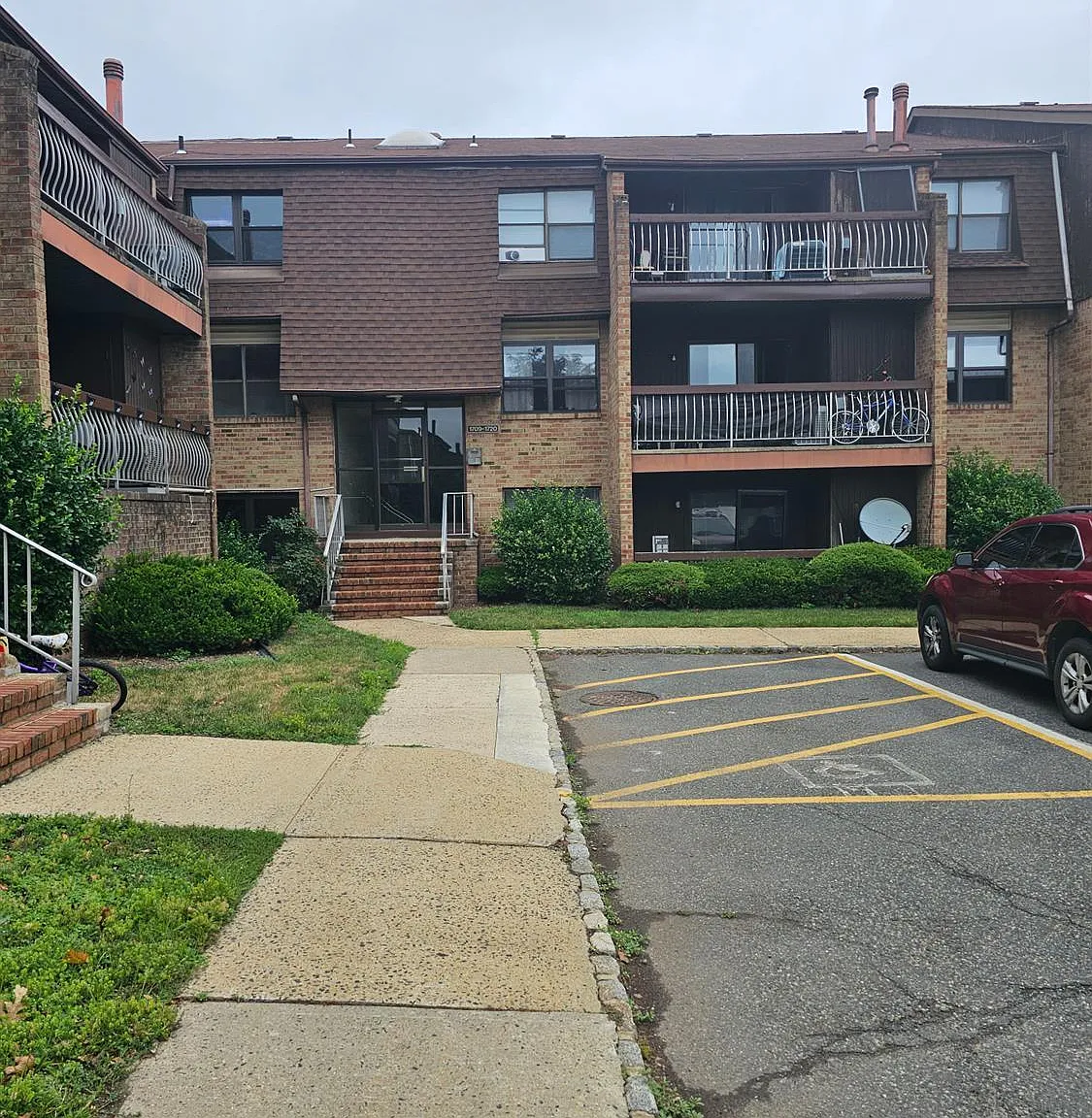 1 bed, 1.0 bath, 932 sqft, $1,845 — Photo 1