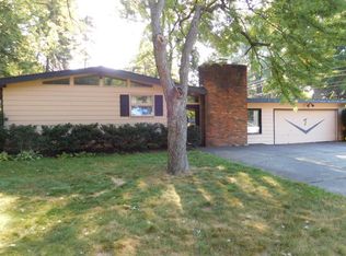 826 Sheridan Rd, Saint Joseph, MI 49085