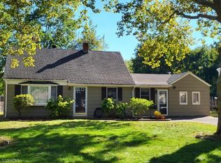 80 Village Rd, Pompton Plains, NJ 07444