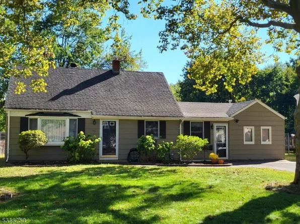 80 Village Rd, Pequannock Twp., NJ 07444