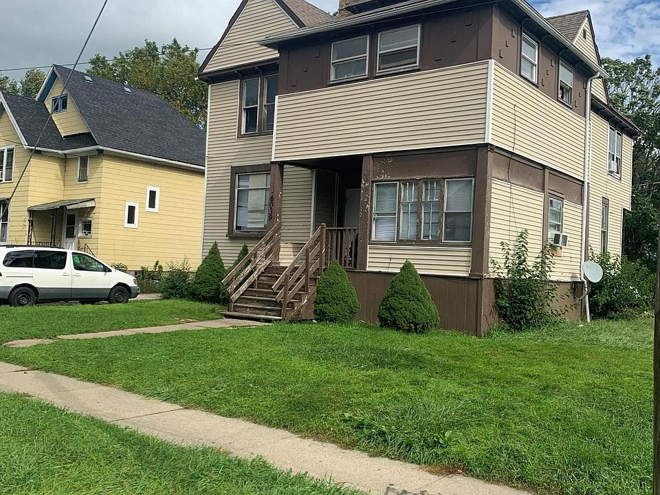 2nd image of 6039 18th Ave