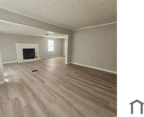 3 bed, 1205 sqft, $1,395 — Photo 2