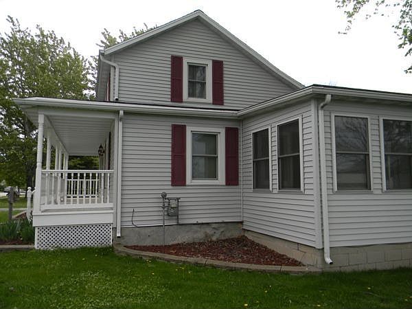 2nd image of 117 E Main St