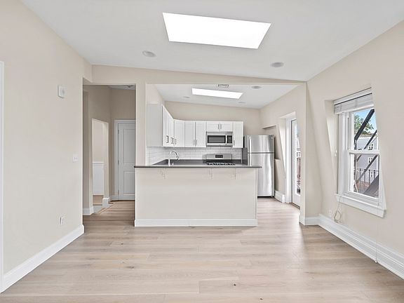 4th image of 170 I St #3