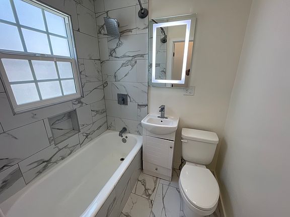 5th image of 4515 1/2 Willow Brook Ave #4515.5-B