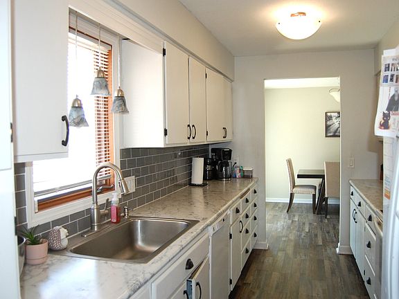 4th image of 103 Glenn Dr