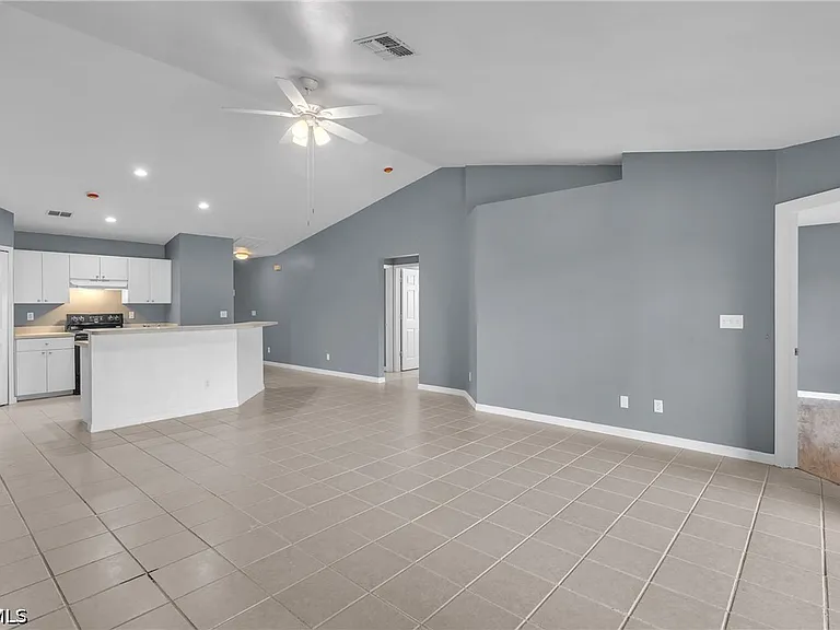 1245 SE 6th St — Photo 10
