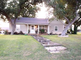 209 N Sand St, Comanche, TX 76442