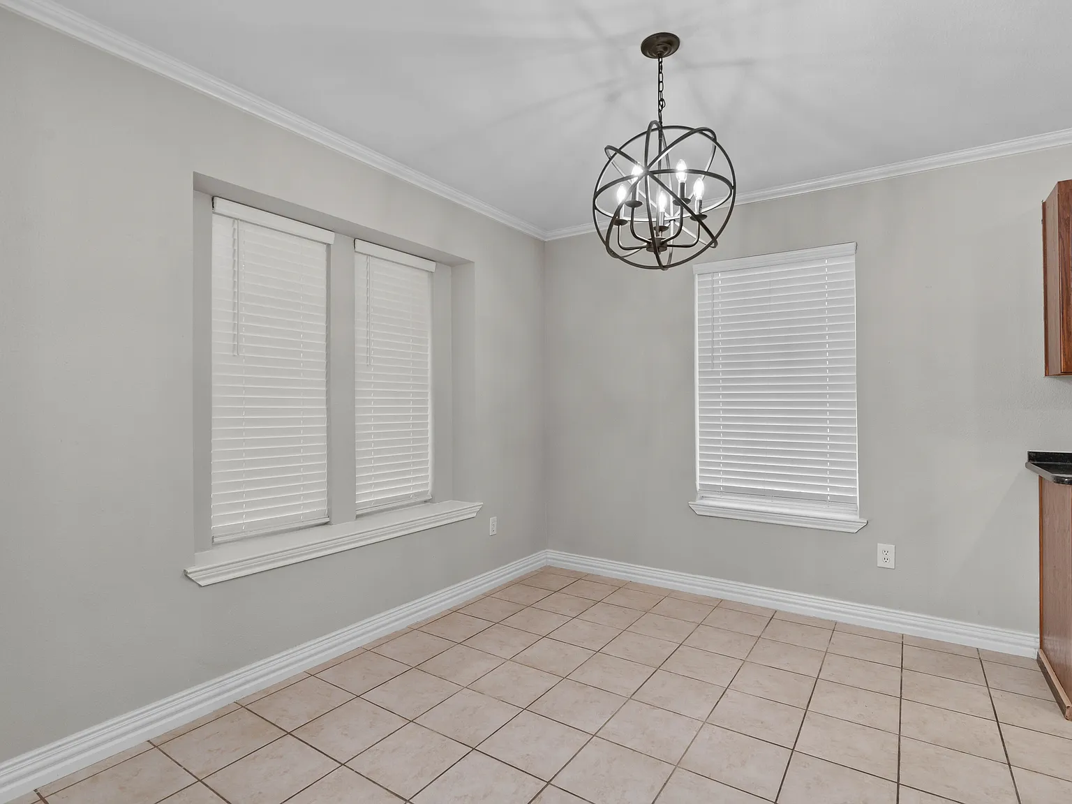 3 bed, 1789 sqft, $2,300 — Photo 4