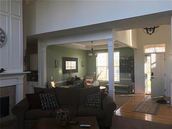 4th image of 624 NE 93rd St