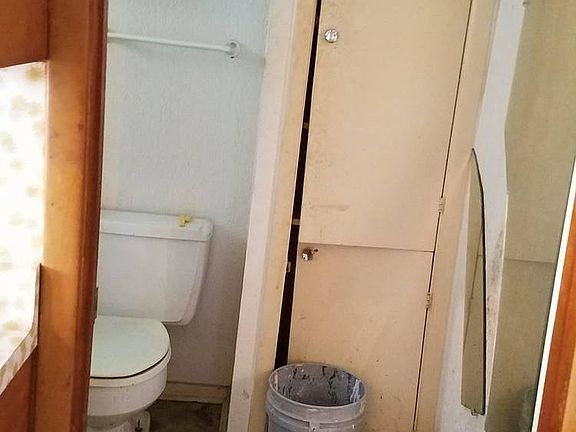 3rd image of 238 Cliffwood Dr