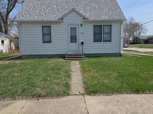 1202 N Orient St, Fairmont, MN 56031
