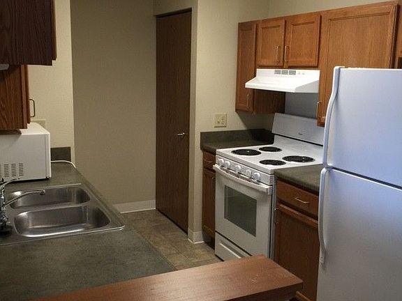 5th image of 2610 24th Ave W APT 13