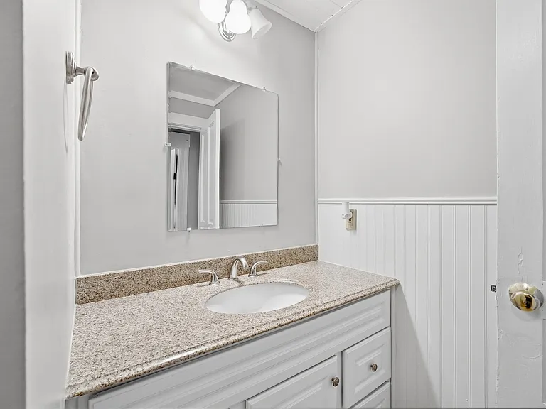 3774 Drake Ave — Photo 22