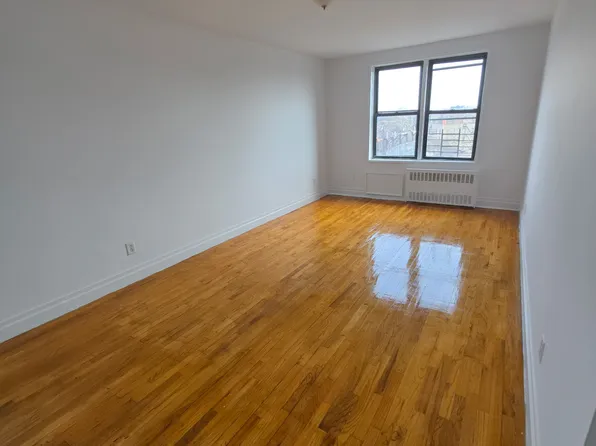 1725 Edison Avenue image 1 of 6