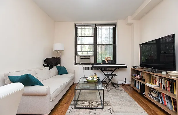 Rented by Emor Management Inc. | media 17