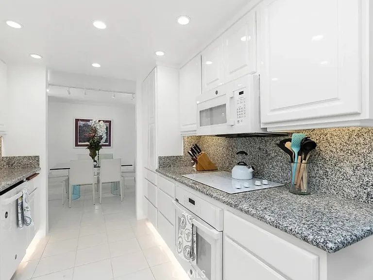 601 Lido Park Dr #2E — Photo 9