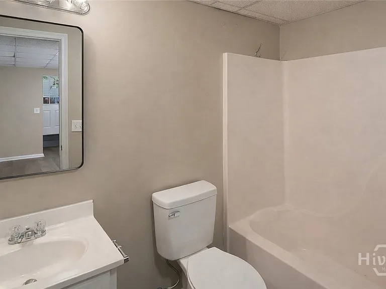 471 E Montgomery St — Photo 14