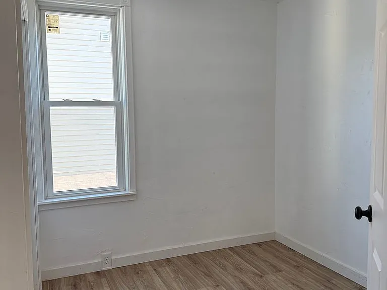 807 Knapp St — Photo 8