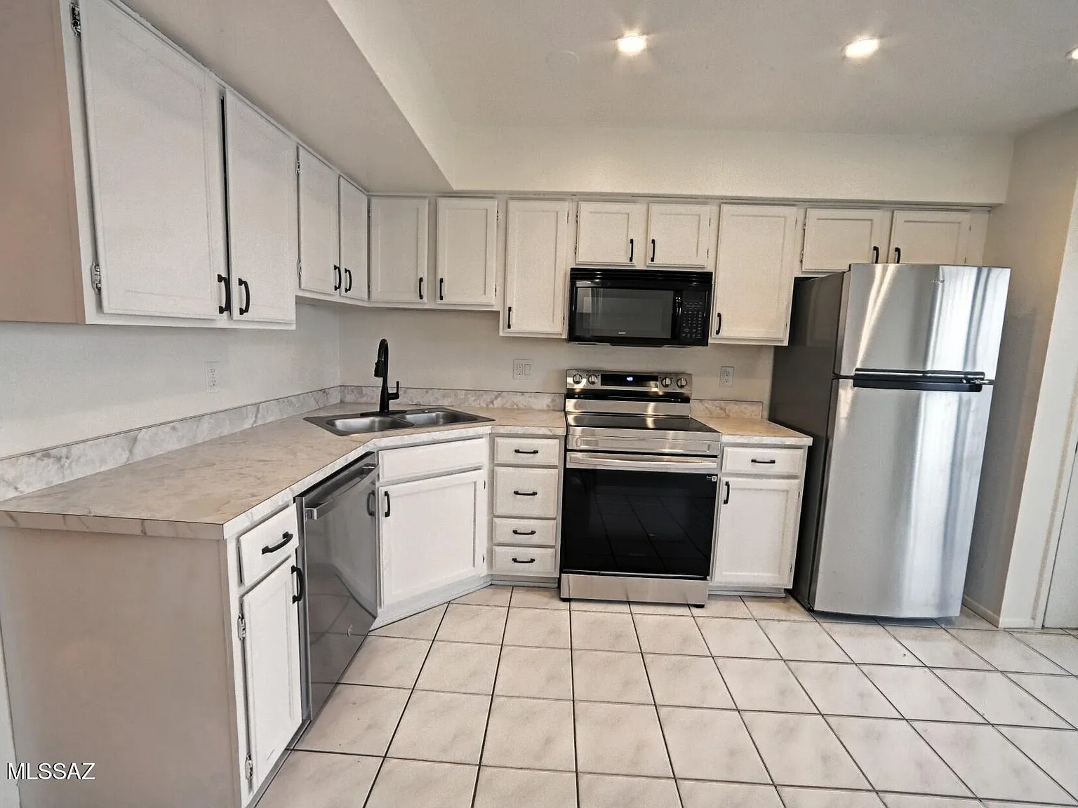 2 bed, 2.0 bath, 1176 sqft, $1,350 — Photo 1