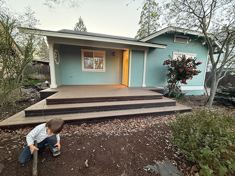 414 Newtown St — Photo 26