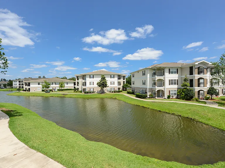 Addison Landing — Photo 37