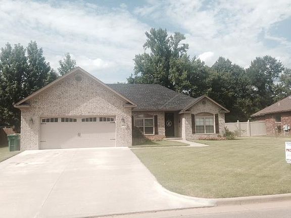 2nd image of 123 Sagewood Ln