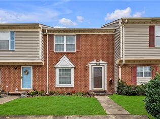 809 Huntly Dr, Chesapeake, VA 23320