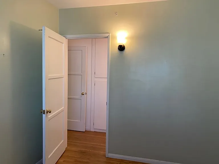 844 Penn St — Photo 12