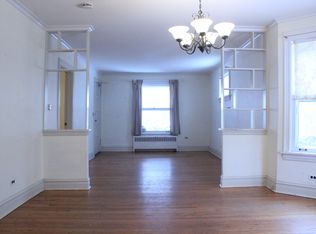 940 Sherman Ave #1, Evanston, IL 60202